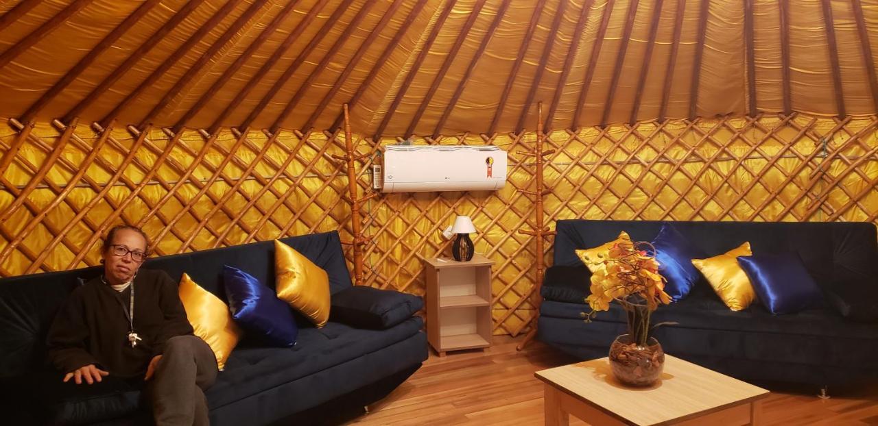 אורוביסי Casa Campo Yurt 1 Gengiscan Tenda Mongolica Wifi מראה חיצוני תמונה